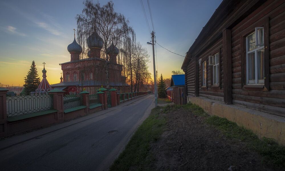 Апрель