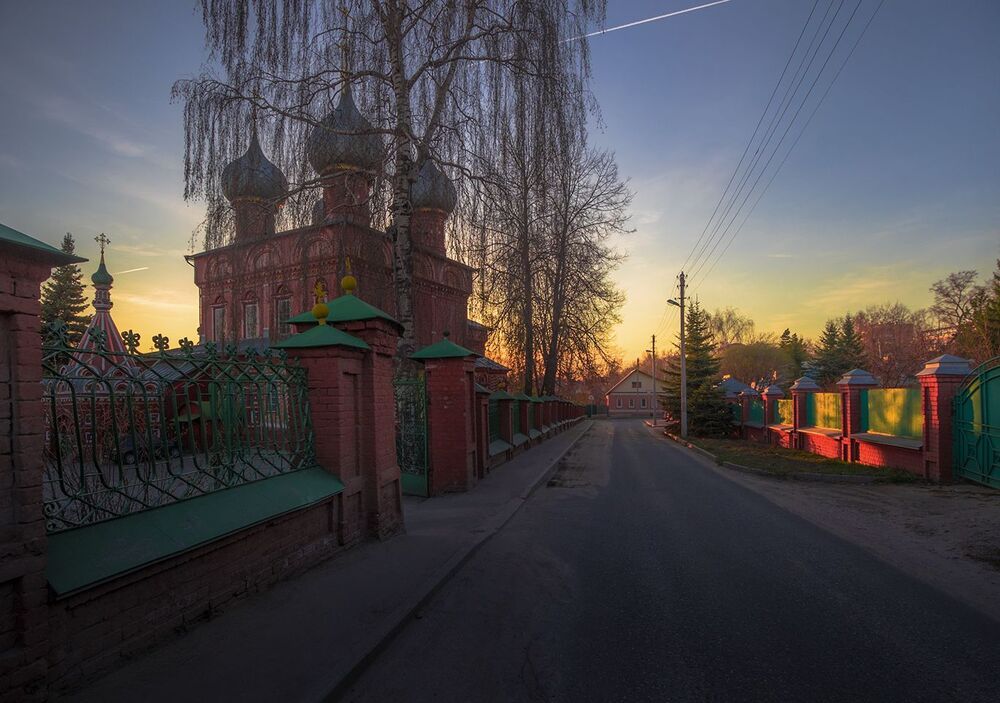 Апрель