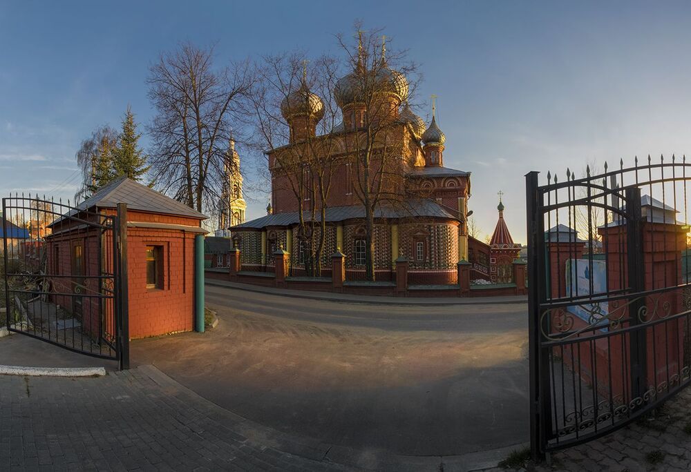 Апрель
