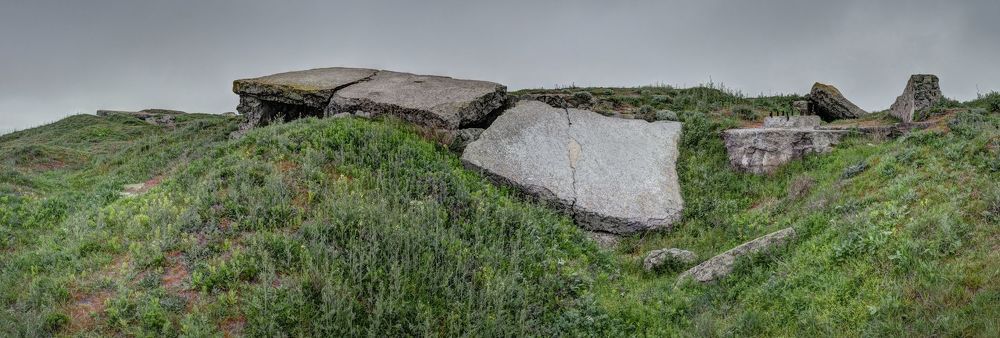 Хоромы давно отгремевшей войны.