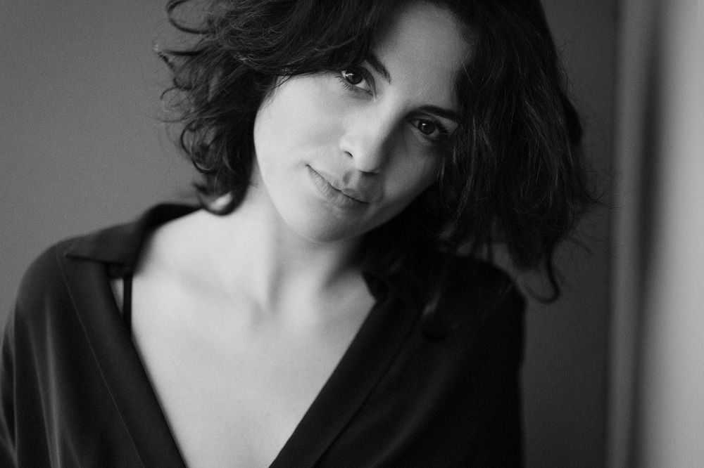 B and W