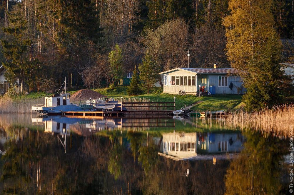Безмятежный майский вечер у истока реки Валдайки