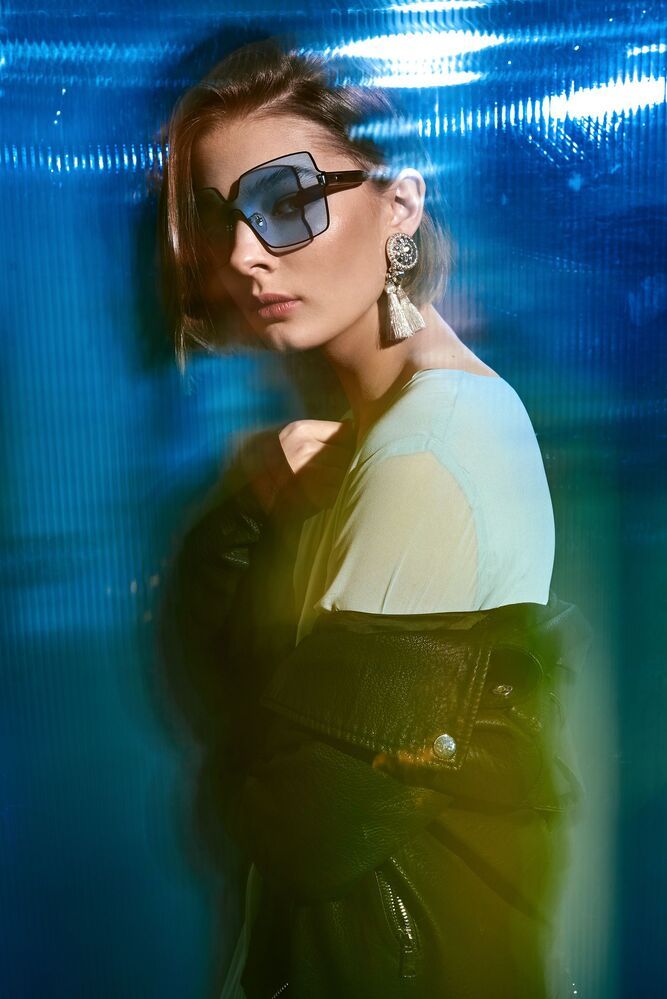 PAPARAZZI   Ph: Павел Хмелёв  Md: Nastya Yanb Style: Zinina Kseniia Mua&Hair: Anita Baboian  Assistent: Александр Дериглазов