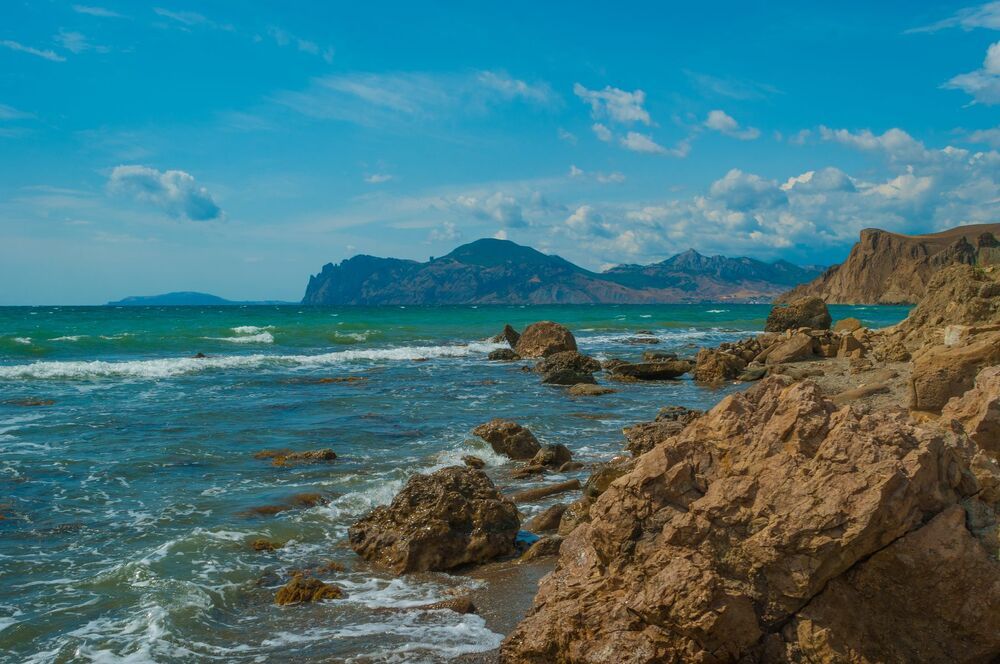 Днем у моря