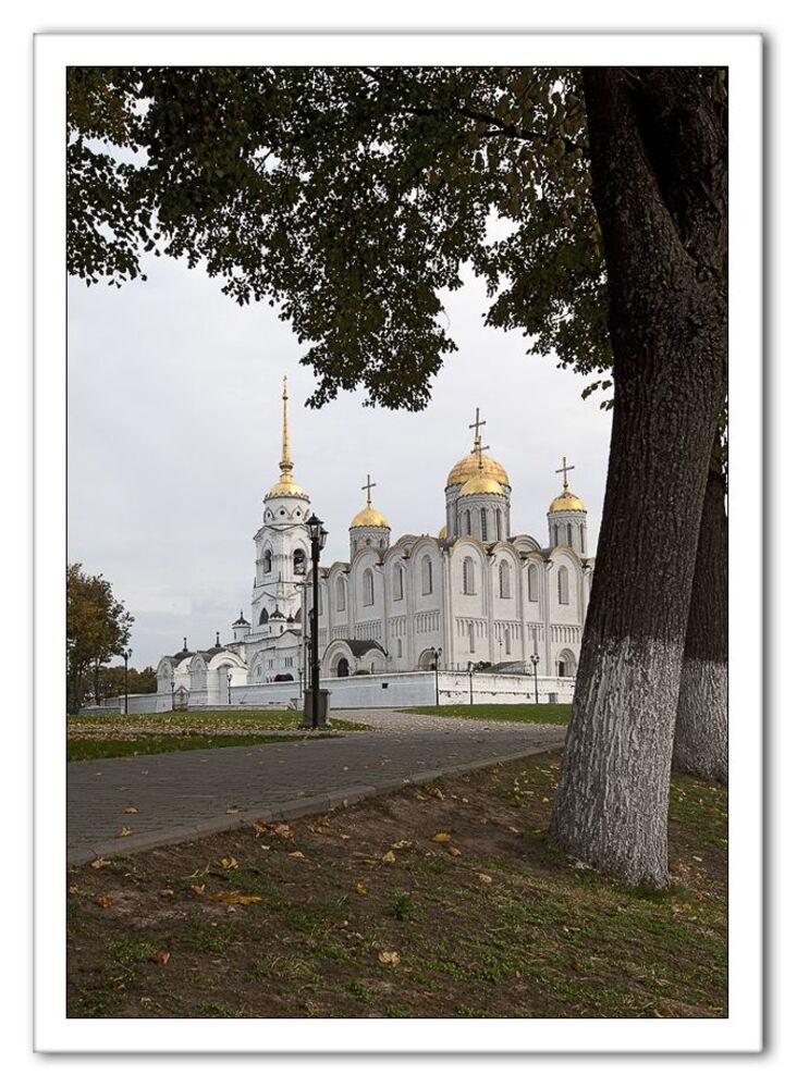 Тот же  собор со стороны смотровой площадки парка им. Пушкина...