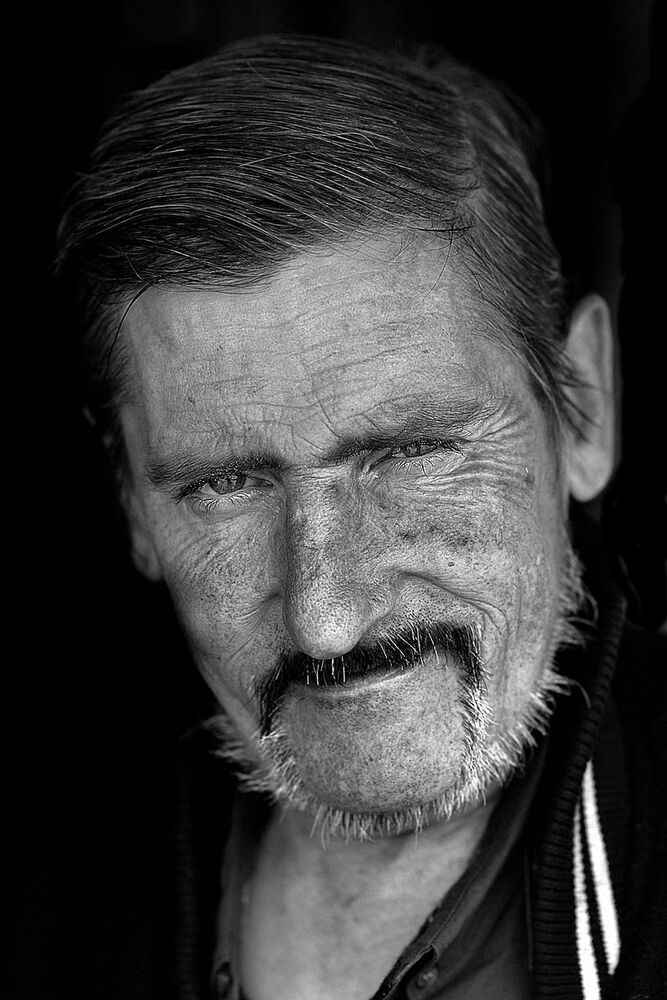 Streetportraits from the multicultural district of Longdoz in Liège(Belgium).