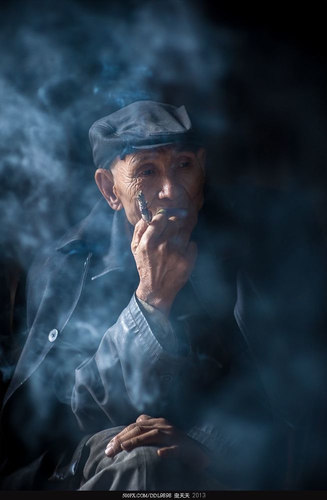 场镇上的老人