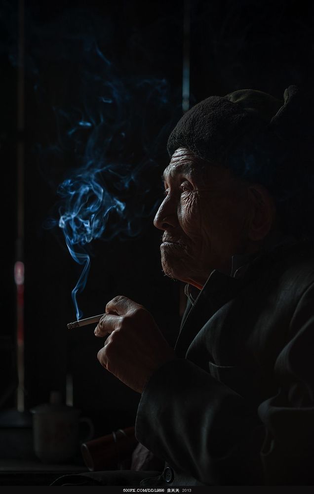 场镇上的老人