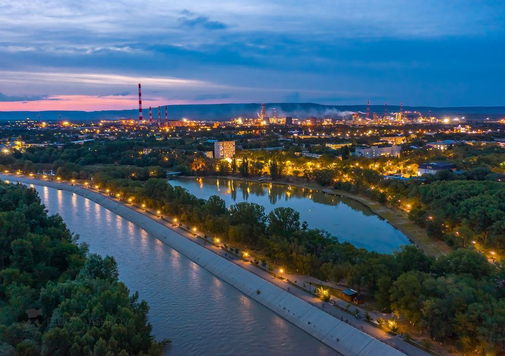Центральный городской парк и набережная реки Кубань.