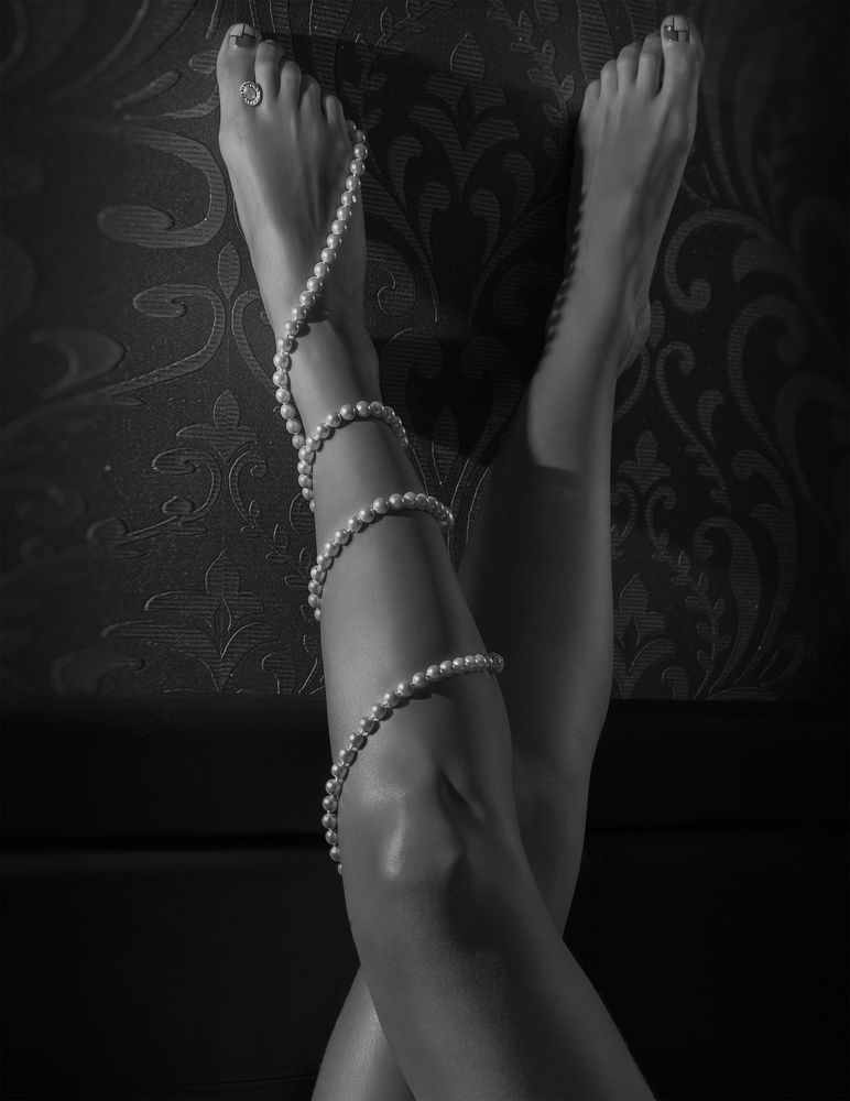 Pearl fetter