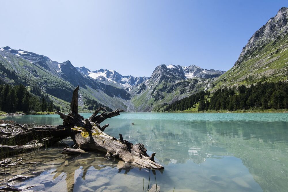 У воды