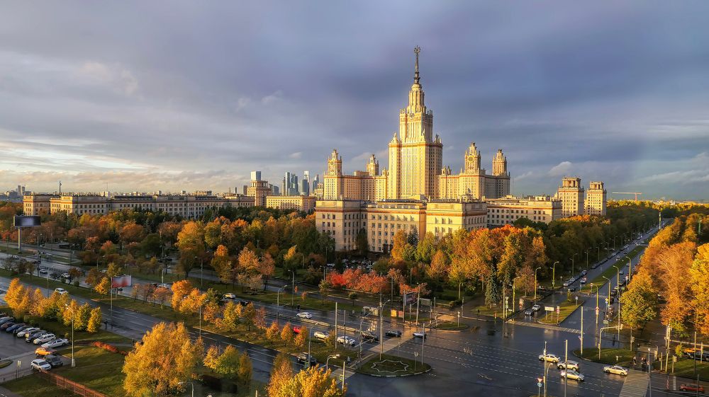 МГУ свысока и конечно на закате