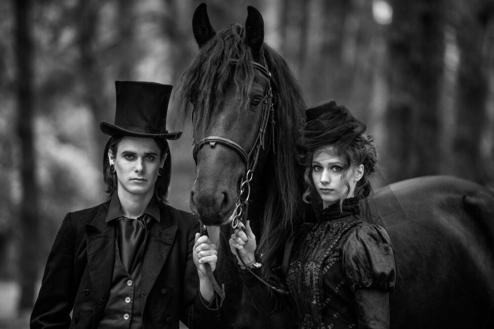 #crimsonpeak.black