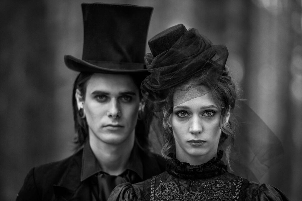 #crimsonpeak.black