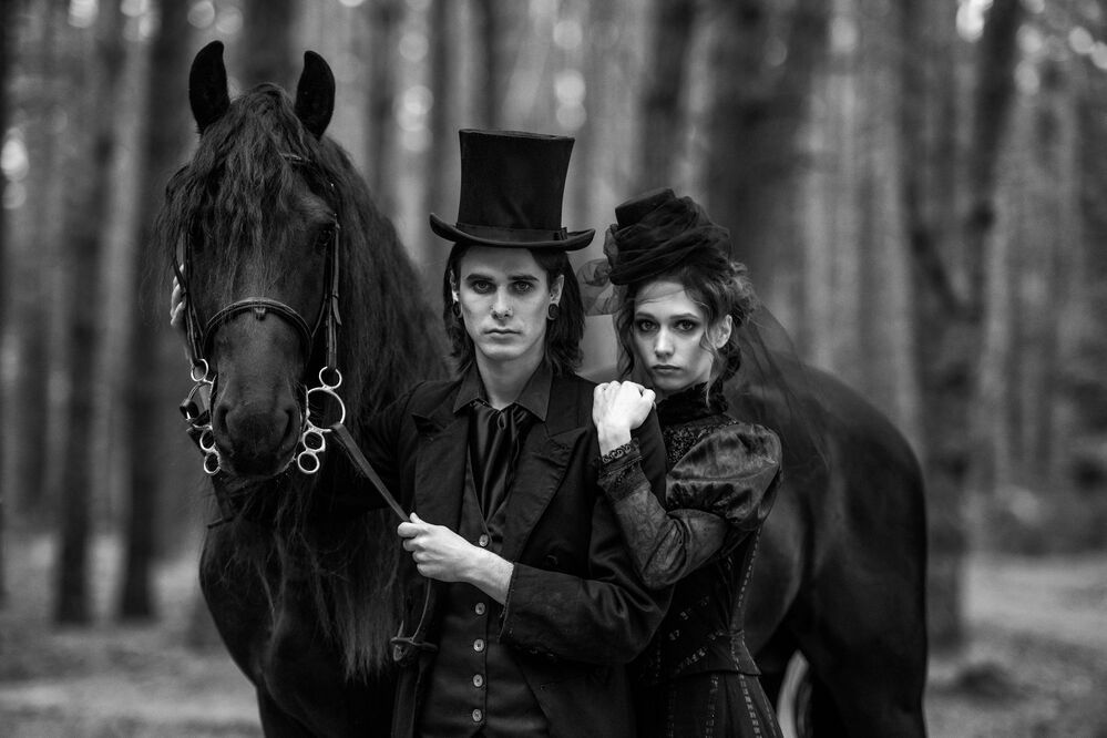 #crimsonpeak.black