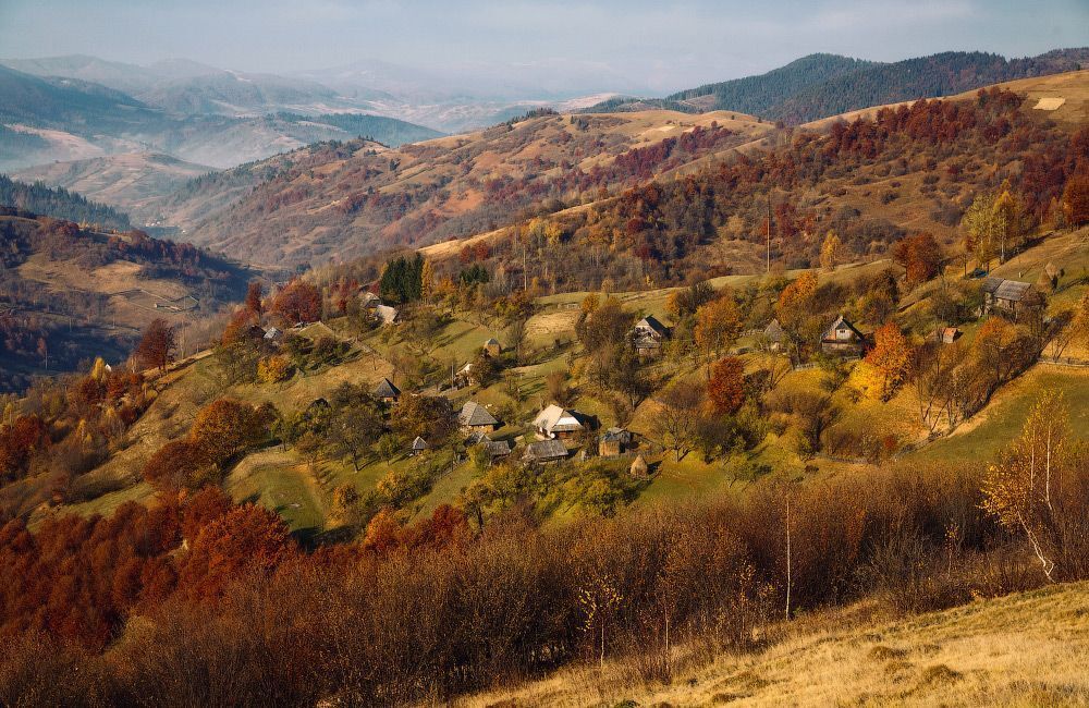 Карпаты, начало ноября. Фотографию назвал "Утро в Деревне".