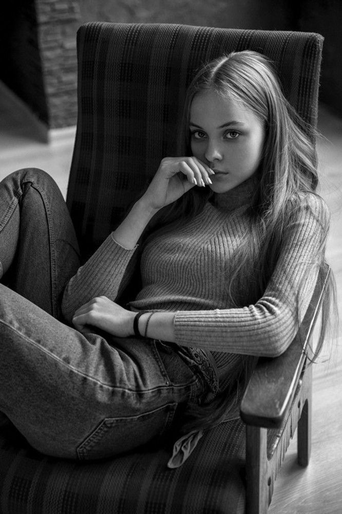 Лиза в черно-белом.