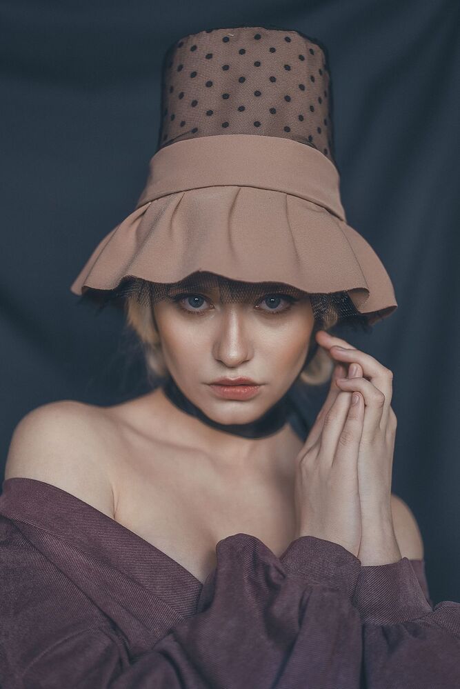 Ket in hat