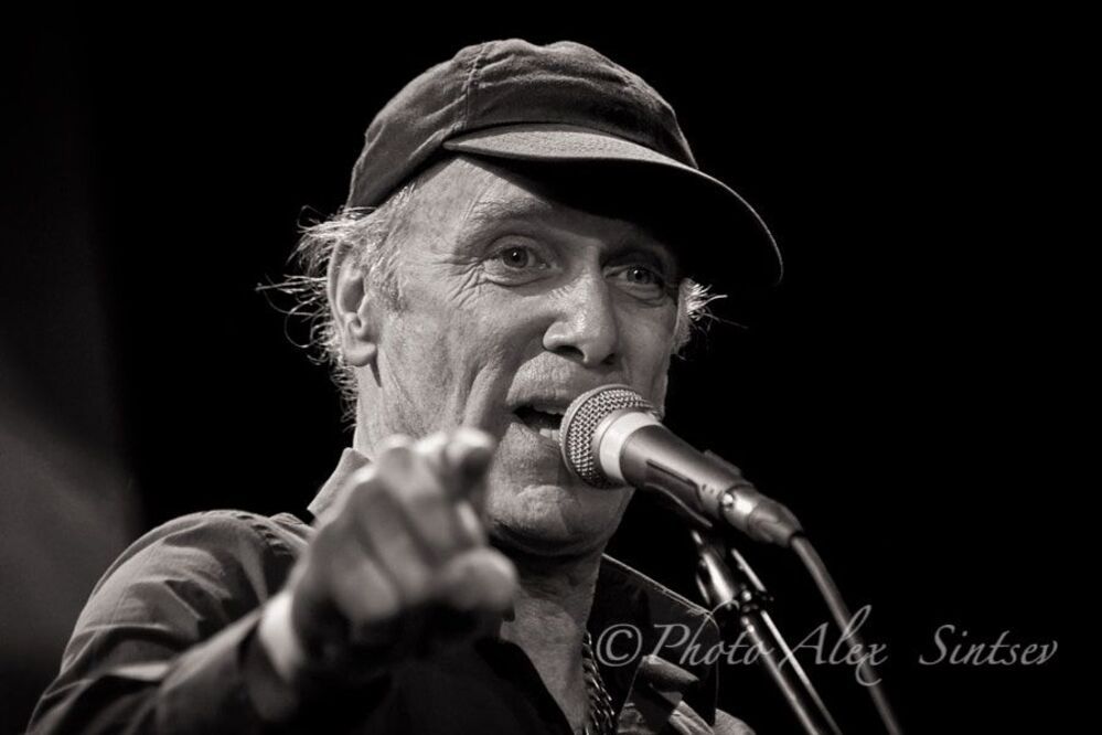 Billy Sheehan. Клуб Б2