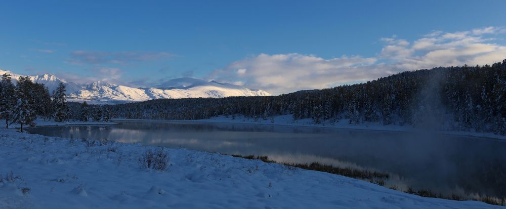 Спускался вечер тихо, незаметно...