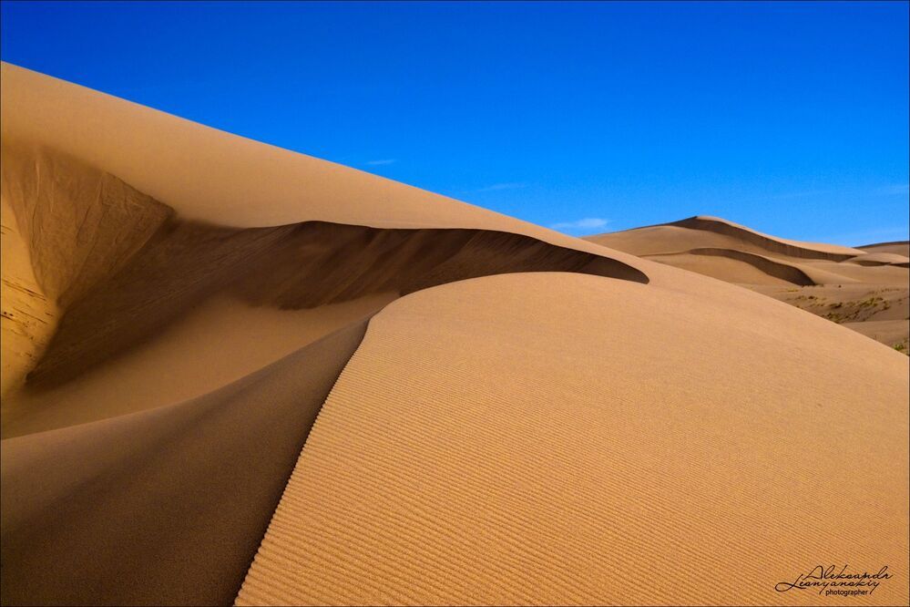 Пески Хонгорын-Элс