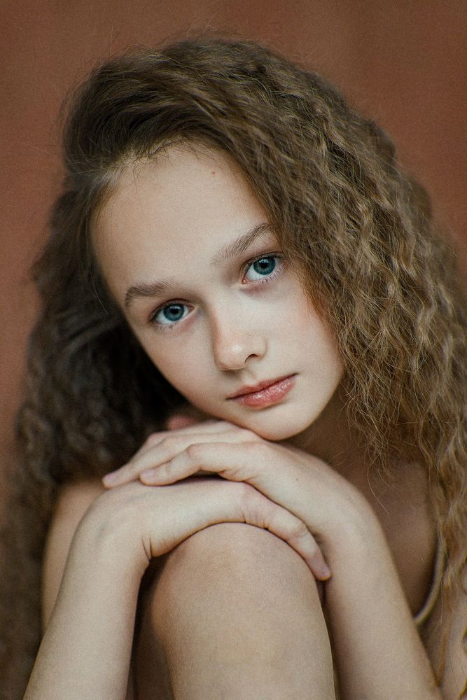 Tweens Dasha & Lera