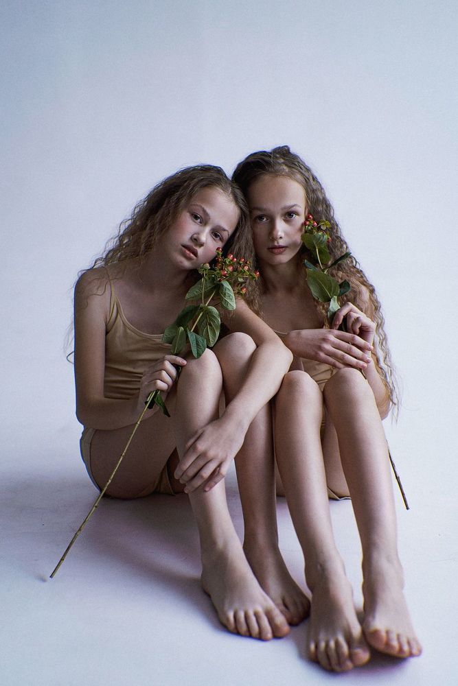 Tweens Dasha & Lera