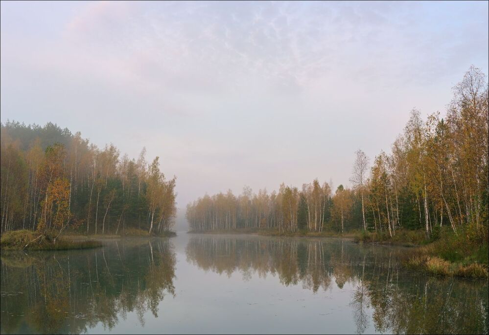 Восход на лесном озере