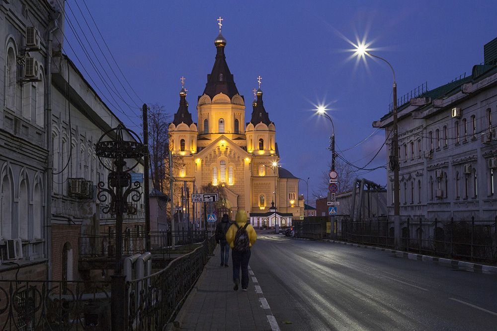 Нижегородские вечера. Улица Стрелка, собор Александра Невского.