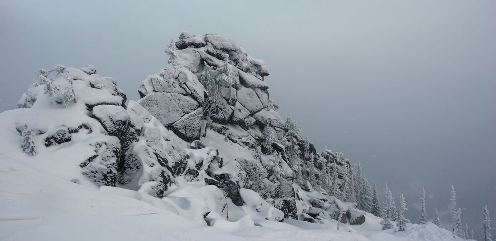 5. Великан, охраняющий гору Утуя.