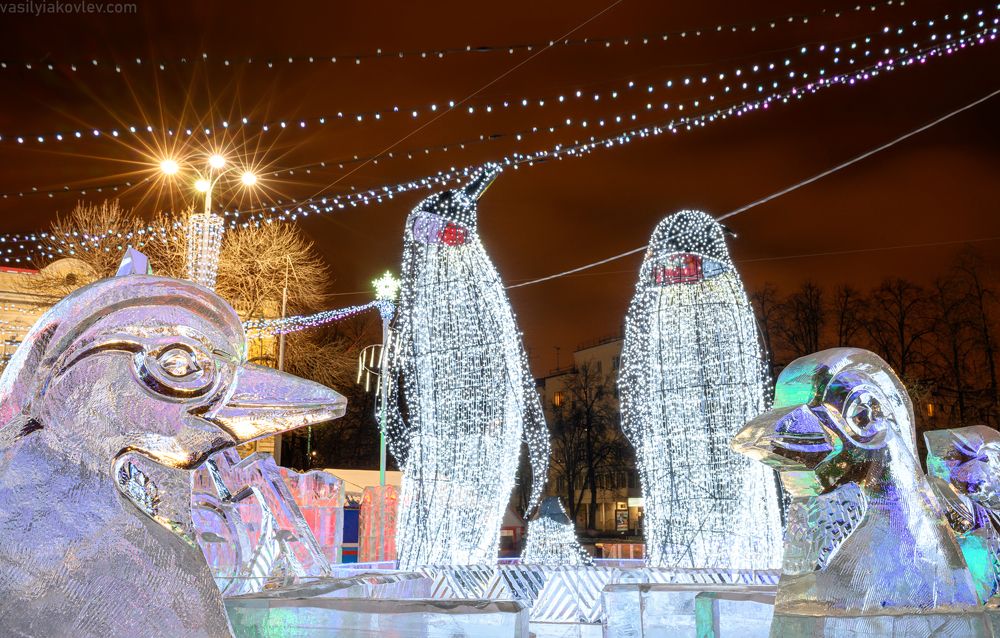 Ледовый городок в новогоднем Екатеринбурге