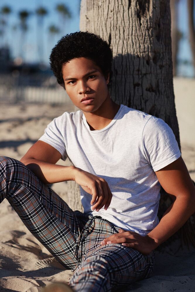 Modeling agency: @astonmodels