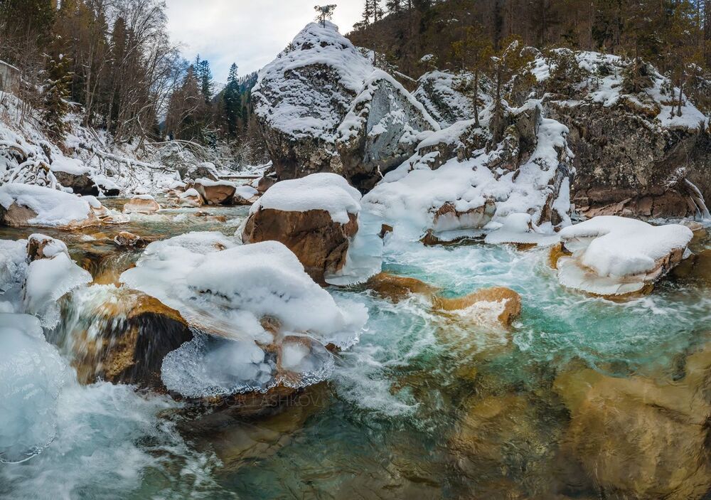 Зимняя река Гоначхир