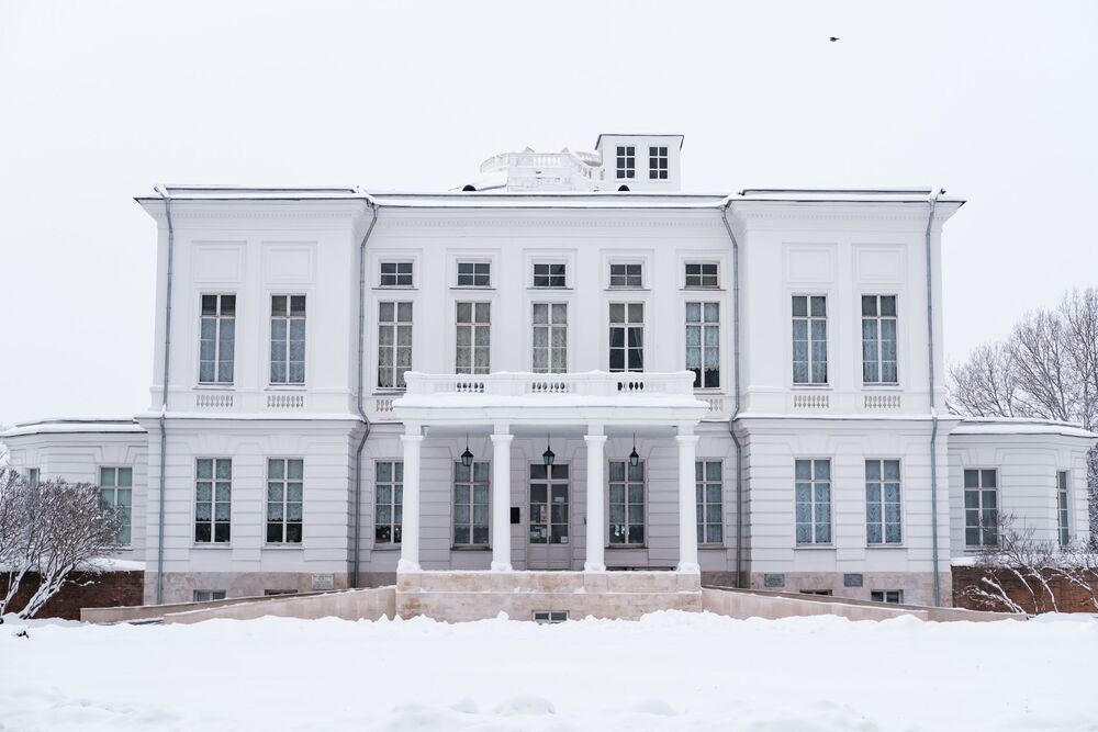 Графский парк в белом
