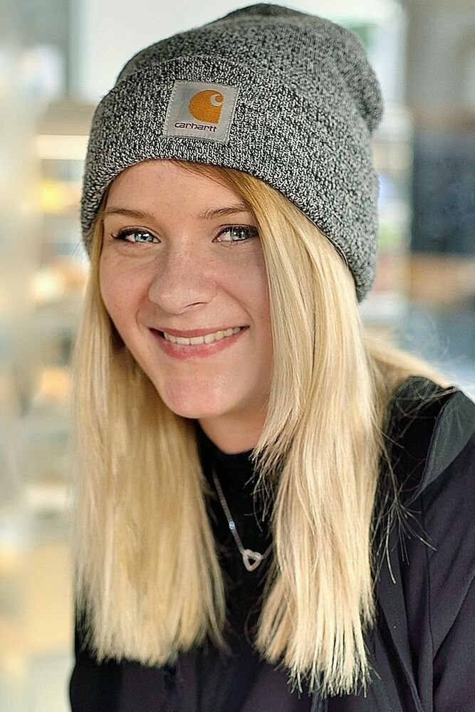street portraits of girls from Brussels