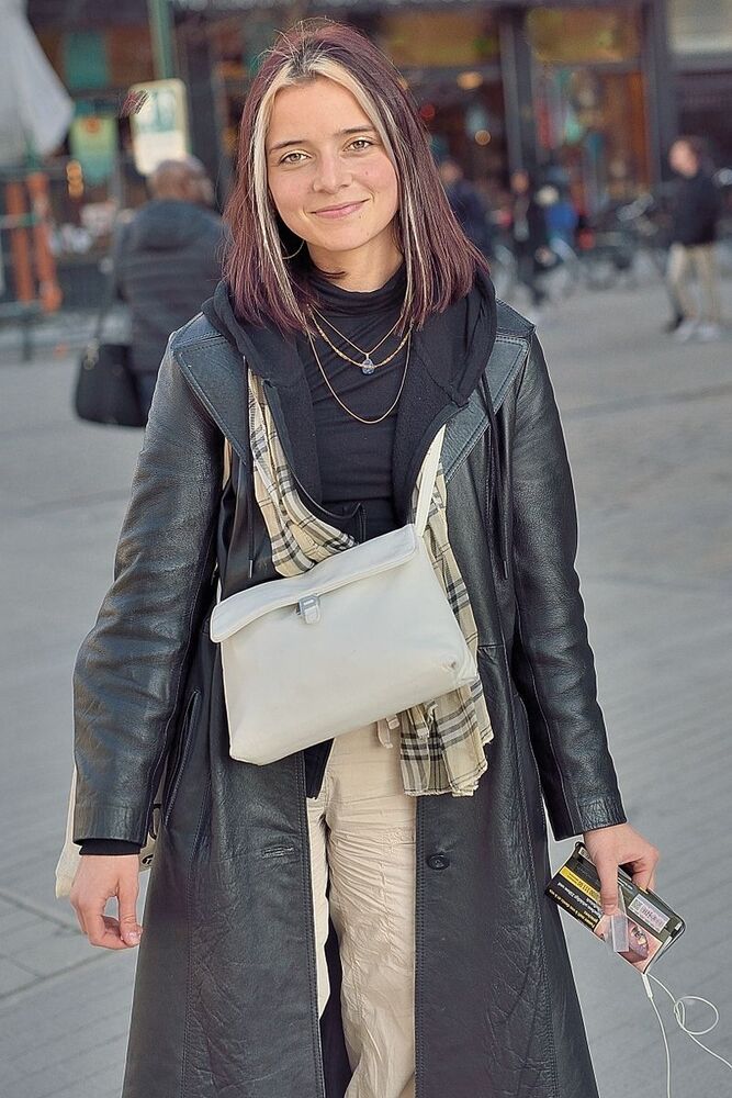 street portraits of girls from Brussels