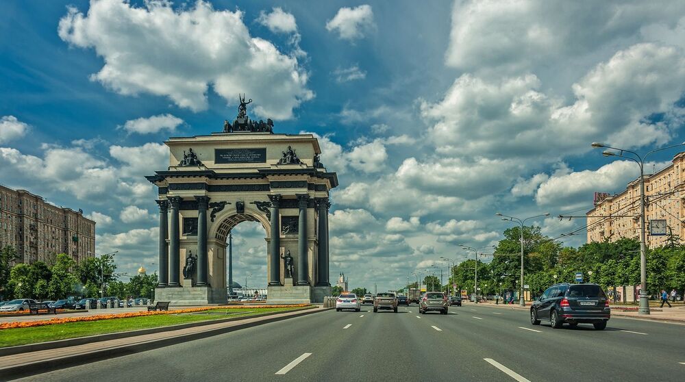 На машине по Москве