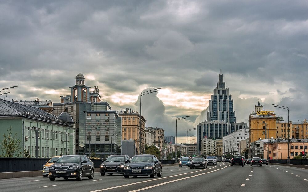 На машине по Москве