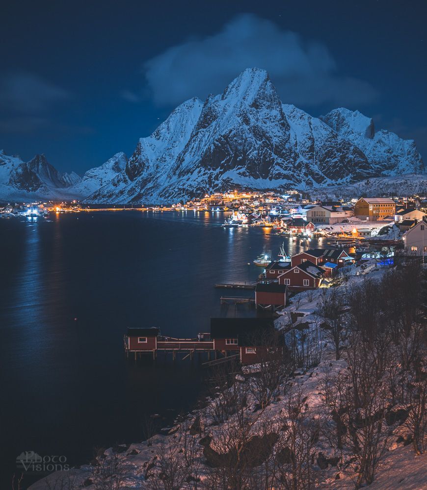 Night time over Reine