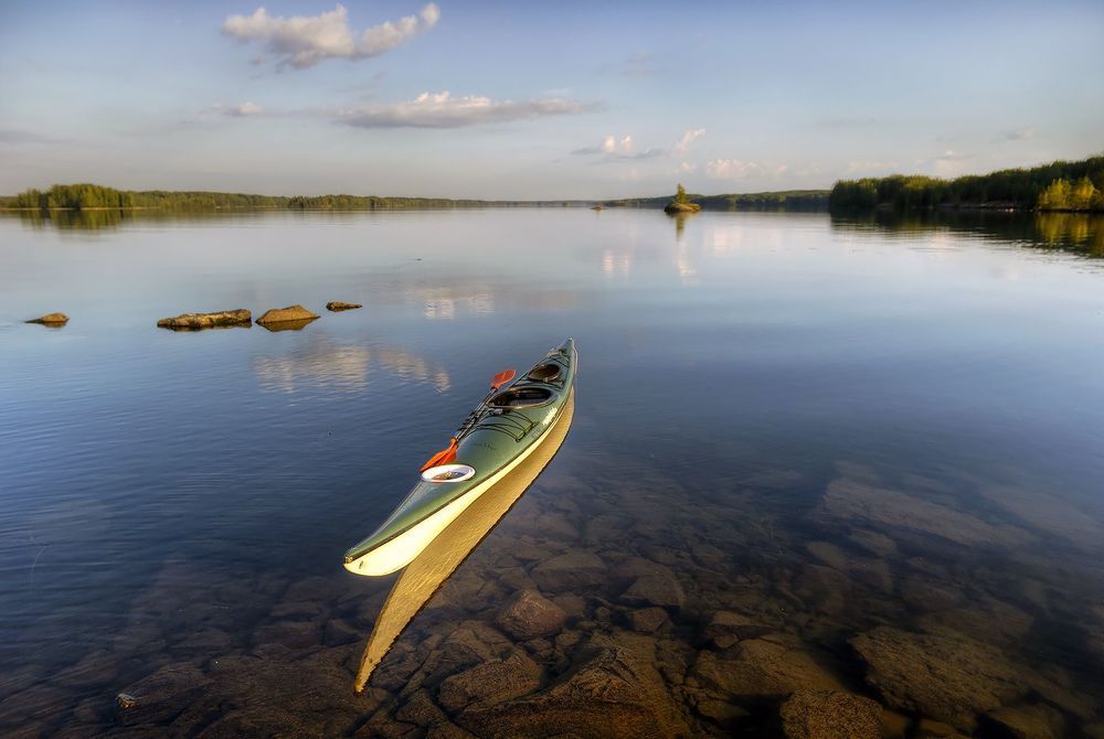 Случился штиль, вода застыла...