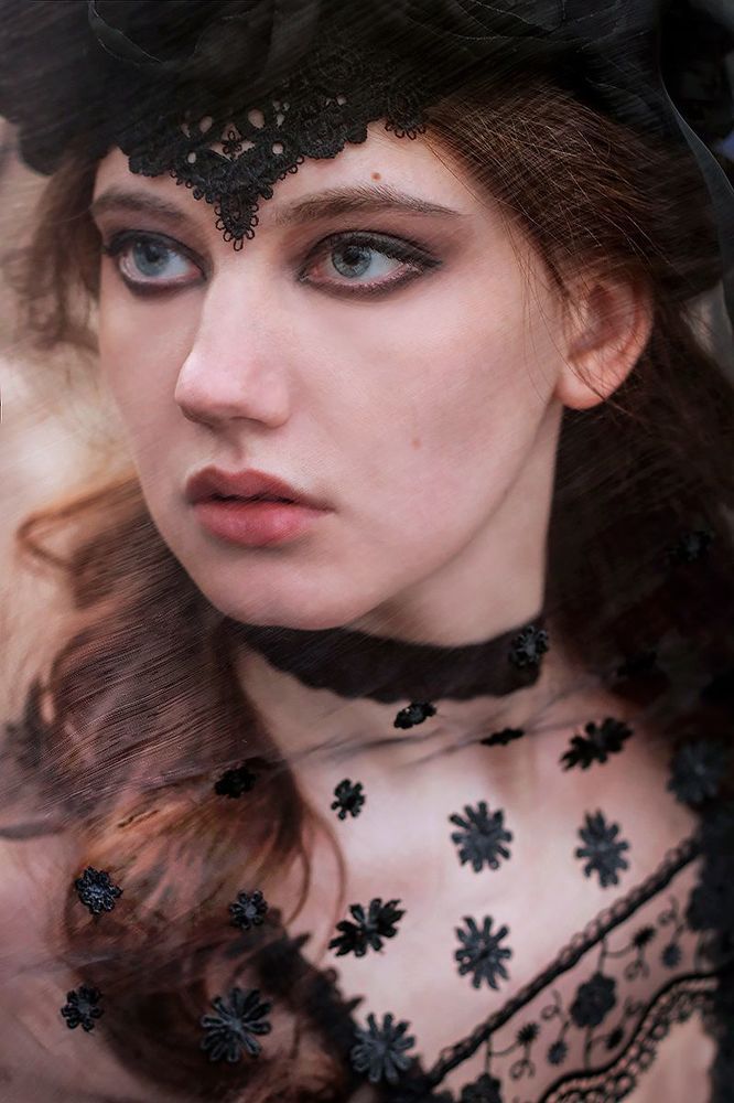 Dark lady