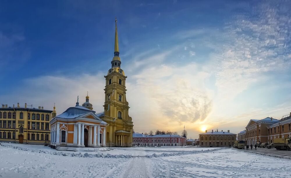 Петропавловская крепость и ее окрестности