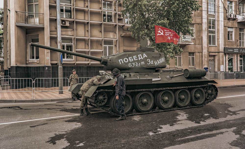 прошлогодний май,