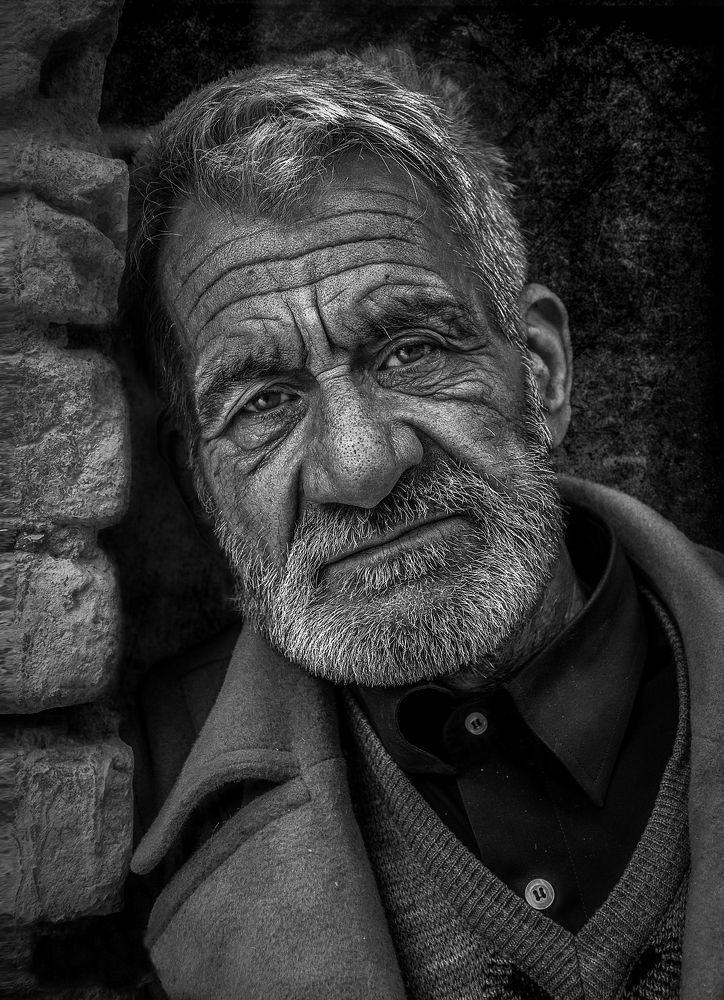 Patient - Tired of the day - Look at the turbulence - The mirror is not so spectacular - Struggle to look - take a look - Emerald eyes - Secret Shadow - pace of life  - Eyes locked in the light