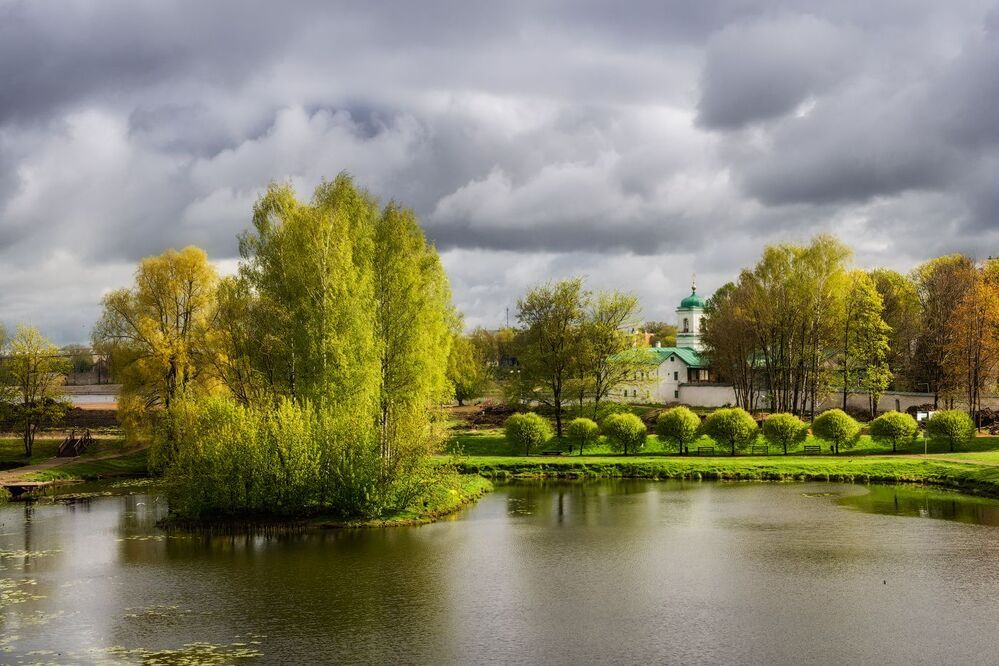 Весеннее