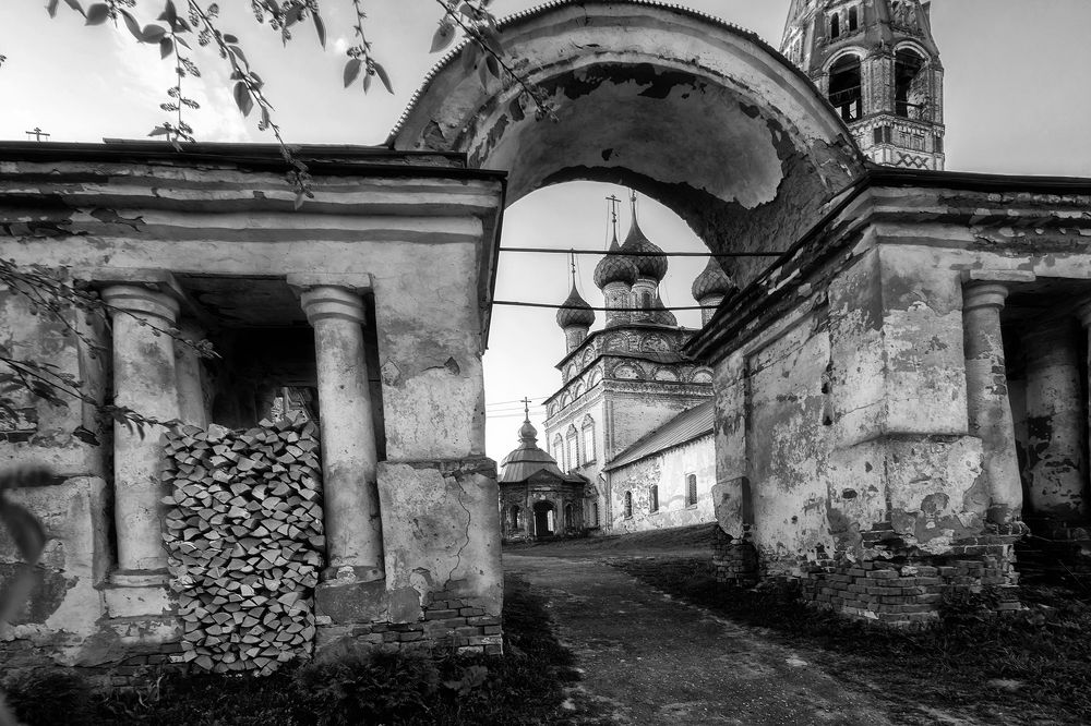 Разрушенная церковь в Ивановской области