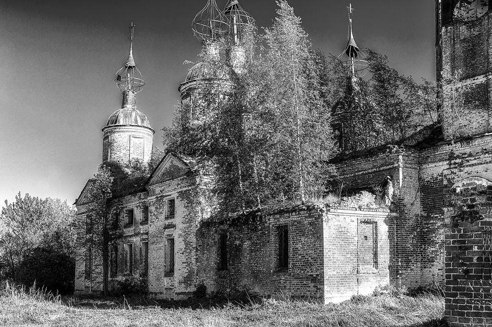Разрушенная церковь в Ивановской области