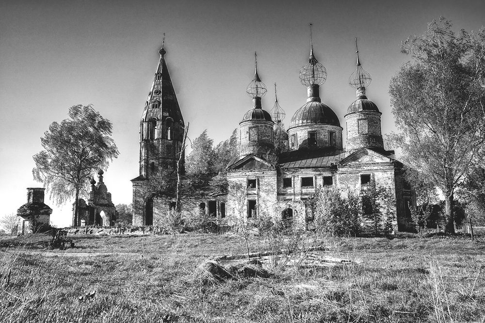 Разрушенная церковь в Ивановской области