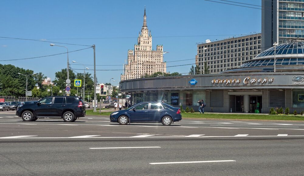 По Москве на колесах