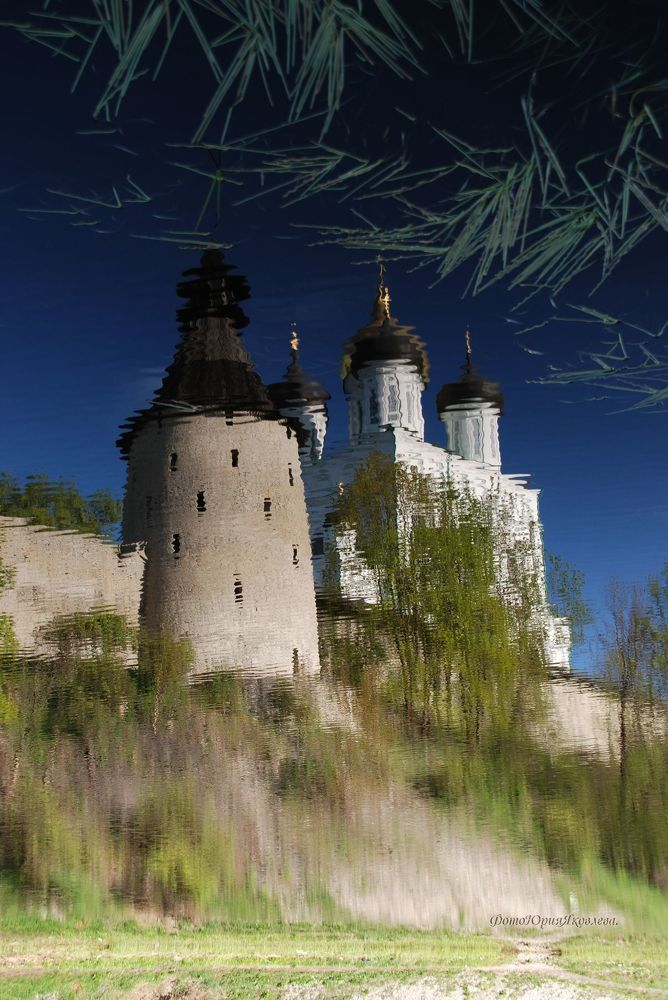 Россия.Псков. Троицкий собор. Отражение в р.Пскова.
